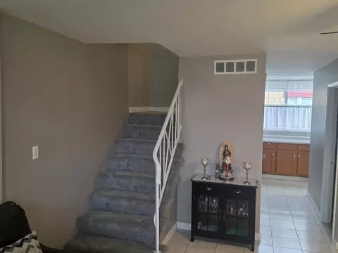 Entry Way - 2129 Ash St #G, Des Plaines, IL 60018 photo 1 of 2