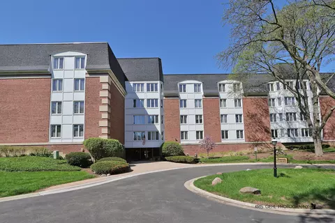 175 Lake Blvd #318, Buffalo Grove, IL 60089