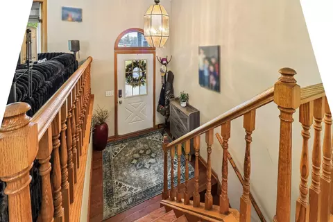 Entry Way - 1011 Ridgewood Ave, Mchenry, IL 60050 photo 3 of 3