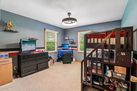Bedroom - 1011 Ridgewood Ave, Mchenry, IL 60050 photo 4 of 10