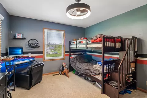 Bedroom - 1011 Ridgewood Ave, Mchenry, IL 60050 photo 5 of 10
