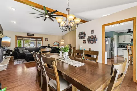 Dining - 1011 Ridgewood Ave, Mchenry, IL 60050 photo 3 of 3