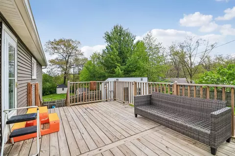 Exterior - 1011 Ridgewood Ave, Mchenry, IL 60050 photo 3 of 5