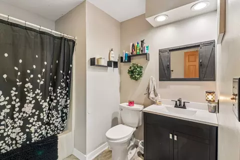 Bath - 1011 Ridgewood Ave, Mchenry, IL 60050 photo 4 of 5