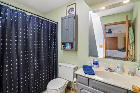 Bath - 1011 Ridgewood Ave, Mchenry, IL 60050 photo 1 of 5