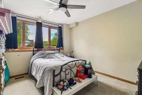 Bedroom - 1011 Ridgewood Ave, Mchenry, IL 60050 photo 9 of 10