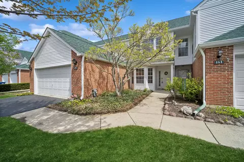 103 Meadowbrook Ln, Lake Bluff, IL 60044