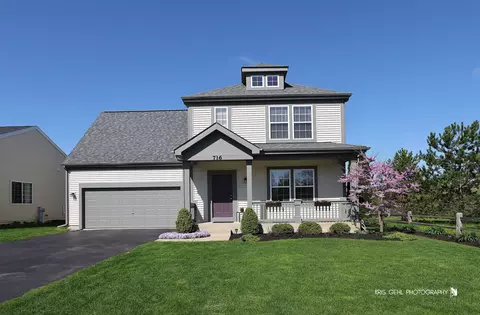 716 S Winchester Dr, Round Lake, IL 60073