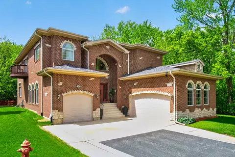 4 Dani Ln, Schaumburg, IL 60173