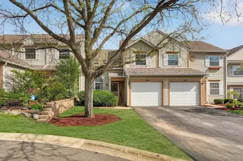 565 Ascot Ln, Streamwood, IL 60107