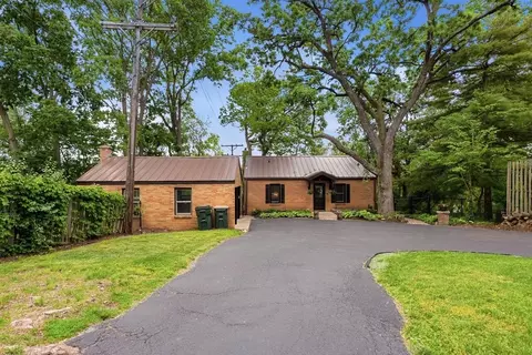 1020 Woodland Ave, Batavia, IL 60510