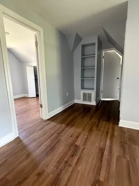 Entry Way - 209 E Farnham St, Sheffield, IL 61361 photo 2 of 2