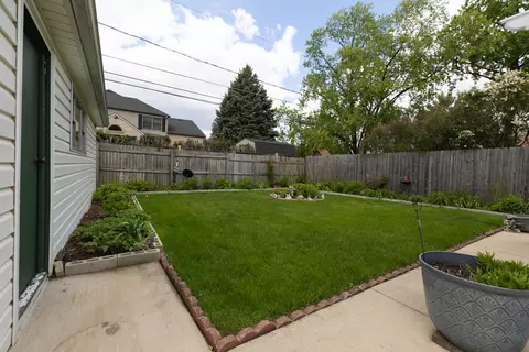 Exterior - 2124 Westview Dr, Des Plaines, IL 60018 photo 8 of 10