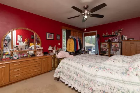 Bedroom - 2124 Westview Dr, Des Plaines, IL 60018 photo 1 of 2