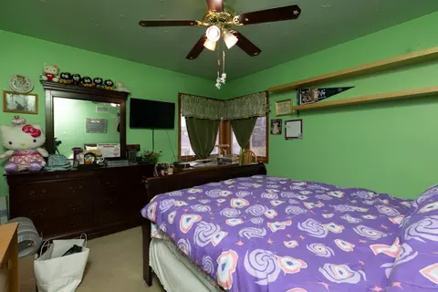 Bedroom - 2124 Westview Dr, Des Plaines, IL 60018 photo 2 of 2