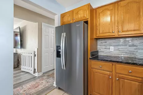 Kitchen - 512 Chaney St, Crest Hill, IL 60403 photo 3 of 4