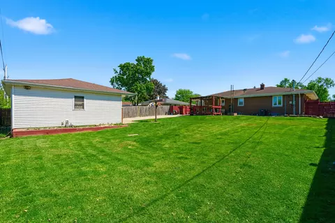 Exterior - 512 Chaney St, Crest Hill, IL 60403 photo 3 of 13