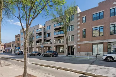 4537 N Clark St #3C, Chicago, IL 60640