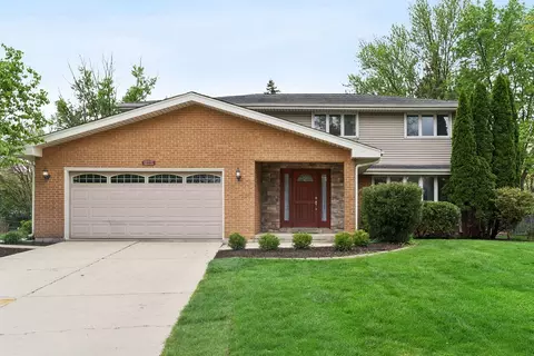 925 Lancaster Ave, Downers Grove, IL 60516
