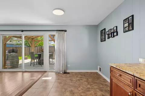 Other - 385 Lafayette Ln, Hoffman Estates, IL 60169 photo 3 of 4
