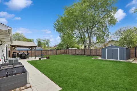 Exterior - 385 Lafayette Ln, Hoffman Estates, IL 60169 photo 3 of 3