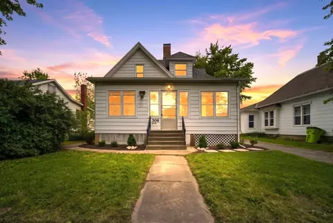 306 E Oak St, Fairbury, IL 61739