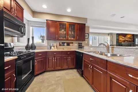 Kitchen - 25860 Prairie Hill Ln, Plainfield, IL 60585 photo 3 of 6