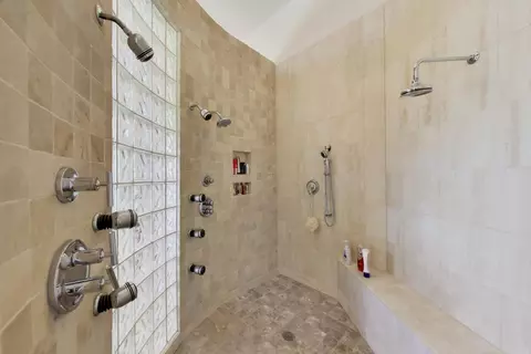 Bath - 25860 Prairie Hill Ln, Plainfield, IL 60585 photo 13 of 14