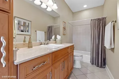 Bath - 25860 Prairie Hill Ln, Plainfield, IL 60585 photo 5 of 14