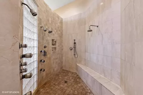 Bath - 25860 Prairie Hill Ln, Plainfield, IL 60585 photo 4 of 14