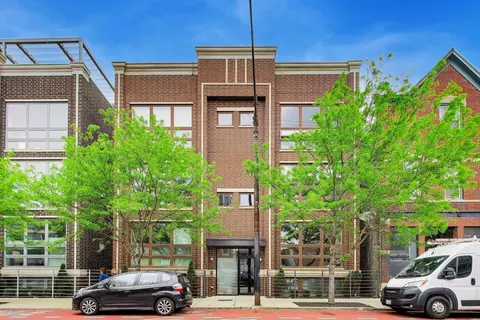 2312 W Belmont Ave #1E, Chicago, IL 60618