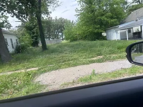 716 Karns St, Eldorado, IL 62930