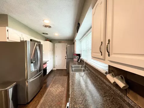 Kitchen - 1608 Chevy Chase Dr, Champaign, IL 61821 photo 4 of 9