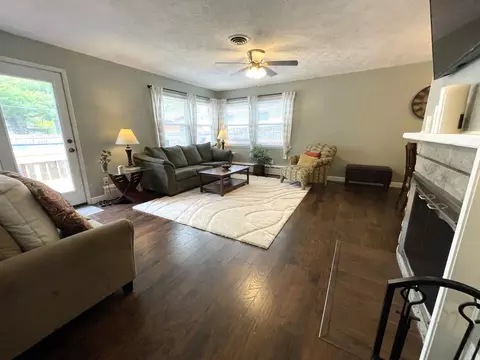 Living - 1608 Chevy Chase Dr, Champaign, IL 61821 photo 3 of 3