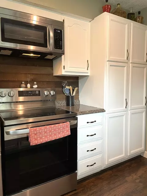 Kitchen - 1608 Chevy Chase Dr, Champaign, IL 61821 photo 9 of 9