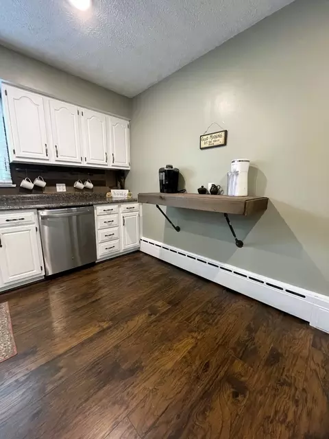 Kitchen - 1608 Chevy Chase Dr, Champaign, IL 61821 photo 5 of 9