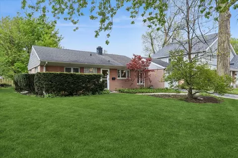 9239 Kedvale Ave, Skokie, IL 60076