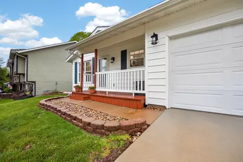 Exterior - 8 Ivey Ct, Bloomington, IL 61701 photo 2 of 7