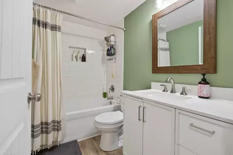 Bath - 8 Ivey Ct, Bloomington, IL 61701 photo 1 of 1
