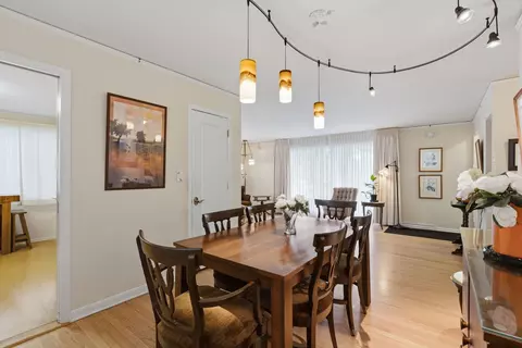 Dining - 1844 Lemar Ave, Evanston, IL 60201 photo 2 of 4