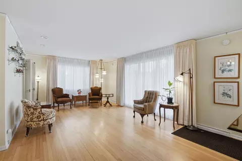 Living - 1844 Lemar Ave, Evanston, IL 60201 photo 1 of 3