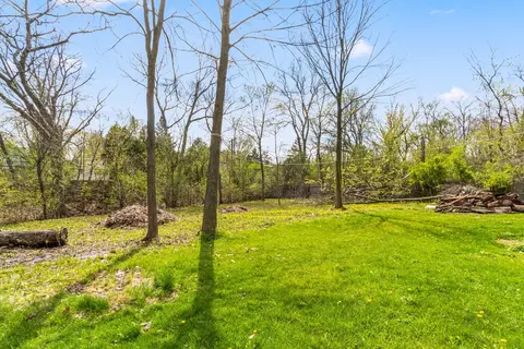 Exterior - 219 E Sheridan Rd, Lake Bluff, IL 60044 photo 3 of 3