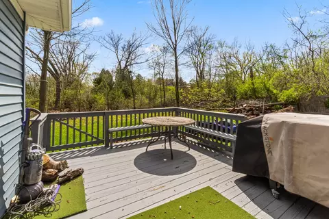 Exterior - 219 E Sheridan Rd, Lake Bluff, IL 60044 photo 2 of 3