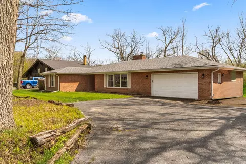 Exterior - 219 E Sheridan Rd, Lake Bluff, IL 60044 photo 1 of 3