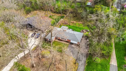 View/Area - 219 E Sheridan Rd, Lake Bluff, IL 60044 photo 1 of 2