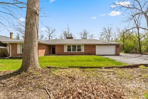 219 E Sheridan Rd, Lake Bluff, IL 60044