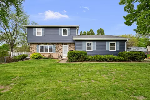 3876 18th St, Bettendorf, IA 52722