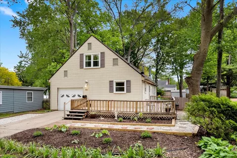 910 Foley Ave, Champaign, IL 61820