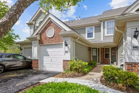 942 Little Falls Ct, Elk Grove Village, IL 60007