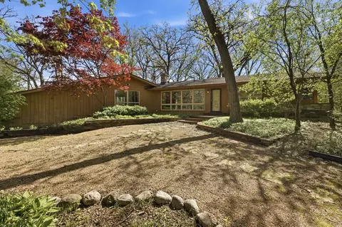 8623 W Algoma Rd, Palos Park, IL 60464